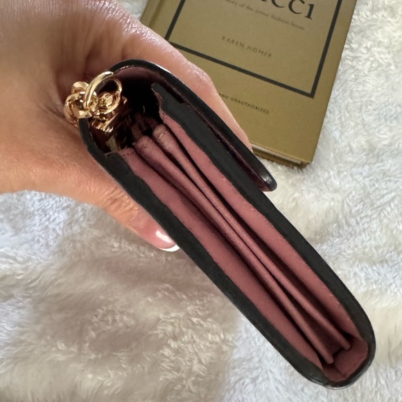 Gucci Pink Leather Wallet with Gold Chain - Picture 7 of 10